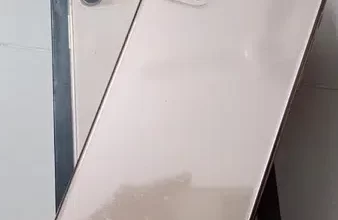 selling iPhone