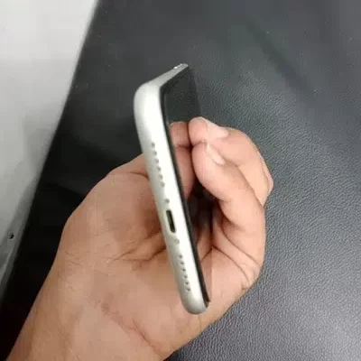 I PHONE 11 brand new pta 128gb