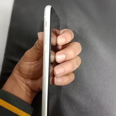 I PHONE 11 brand new pta 128gb