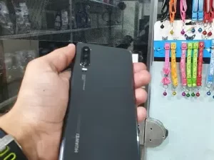 Huawei p30 in good condition 6gb 128gb black