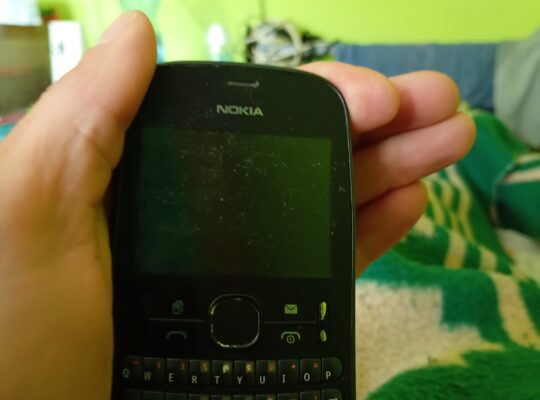 📱 For Sale: Nokia Asha 200 (Dual SIM, QWERTY Keypad)
